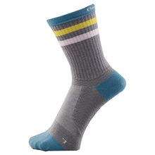 Load image into Gallery viewer, Dmyth Premium - Tất trợ lực cổ cao kẻ ngang (Crew)